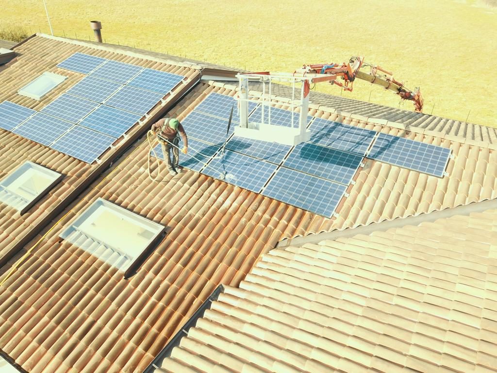 pulizia pannelli solari